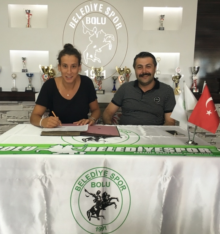 VOLEYBOL’DA RESMİ İMZALAR ATILDI