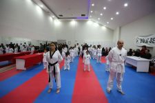 BAŞKAN YILMAZ TAEKWONDO SPORCULARINI TEBRİK ETTİ