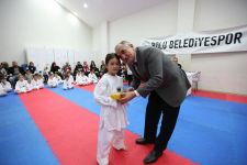 BAŞKAN YILMAZ TAEKWONDO SPORCULARINI TEBRİK ETTİ