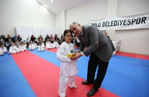 BAŞKAN YILMAZ TAEKWONDO SPORCULARINI TEBRİK ETTİ