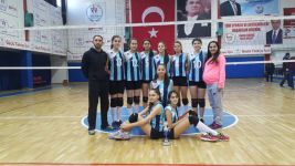 KÜÇÜK VOLEYBOLCULARIMIZ İL BİRİNCİSİ