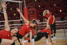 BOLU BELEDİYESPOR VOLEYBOL TAKIMIMIZ SAKARYA VOLEYBOL İLE HAZIRLIK MAÇI YAPTI