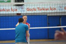 KADIN VOLEYBOL TAKIMIMIZ MEHMET ERDEM MARMARA AKADEMİ MAÇININ HAZIRLIKLARINI TAMAMLADI