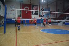 KADIN VOLEYBOL TAKIMIMIZ MEHMET ERDEM MARMARA AKADEMİ MAÇININ HAZIRLIKLARINI TAMAMLADI