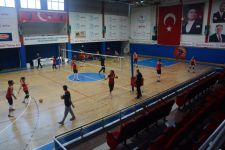 VOLEYBOL TAKIMIMIZ SEZONUN SON MAÇININ HAZIRLIKLARINA BAŞLADI