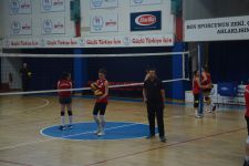 VOLEYBOL TAKIMIMIZ SEZONUN SON MAÇININ HAZIRLIKLARINA BAŞLADI